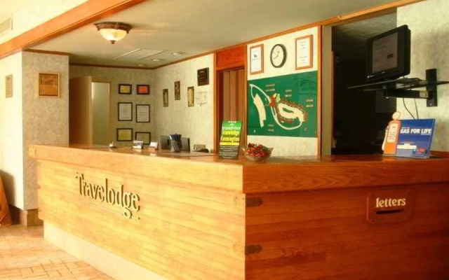 photo 2 of Finger Lakes Hotel