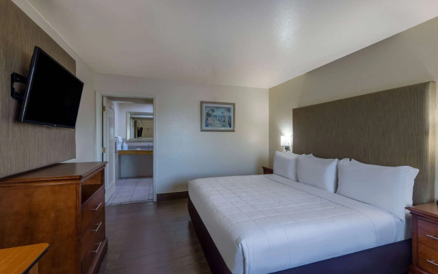 photo 5 of Travelodge by Wyndham Florida City/Homestead/Everglades