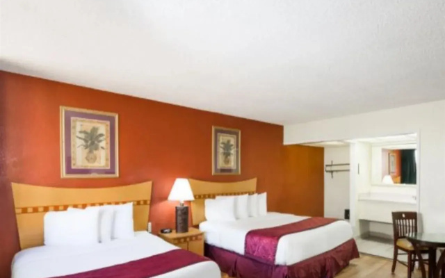 photo 4 of Travelodge by Wyndham Fort Lauderdale Beach
