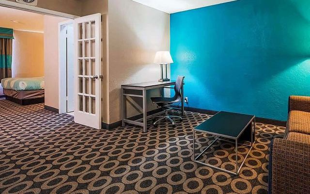 photo 2 of Travelodge by Wyndham San Antonio Downtown Northeast
