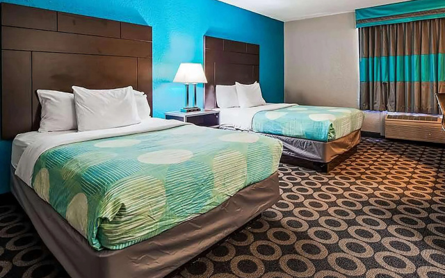 photo 3 of Travelodge by Wyndham San Antonio Downtown Northeast