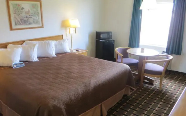 photo 2 of Travelodge Grand Rapids