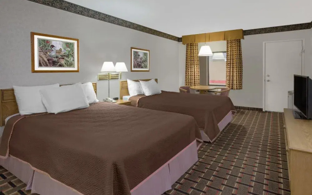photo 3 of Travelodge Grand Rapids