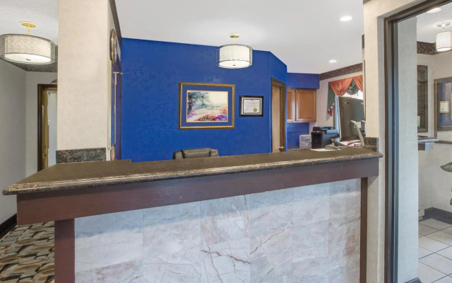 photo 2 of Quality Inn Grand Rapids Near Dowtown