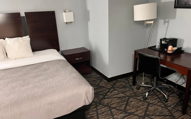 photo 3 of Quality Inn Grand Rapids Near Dowtown