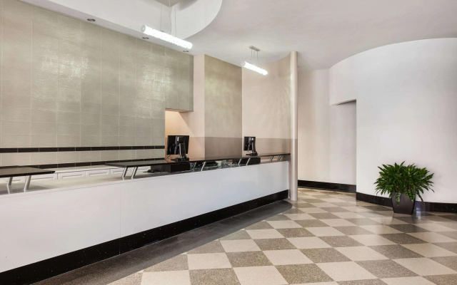 photo 2 of Travelodge by Wyndham Downtown Chicago