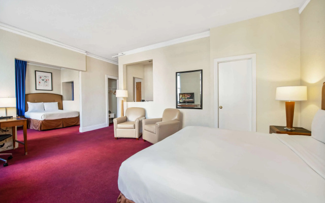 photo 5 of Travelodge by Wyndham Downtown Chicago