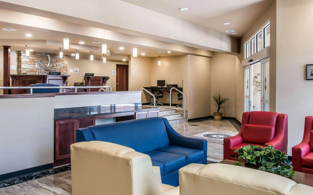 photo 2 of Quality Inn & Suites Houghton Downtown