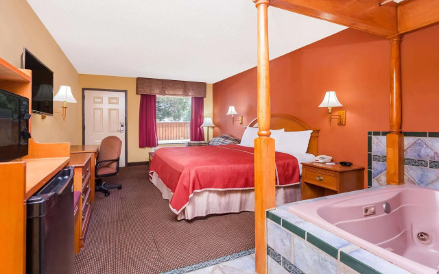 photo 3 of Regency Inn & Suites-Hamilton Place