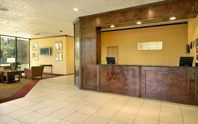 photo 2 of Williamsburg Suites