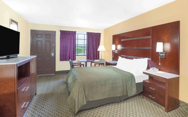 photo 3 of Days Inn by Wyndham Fayetteville
