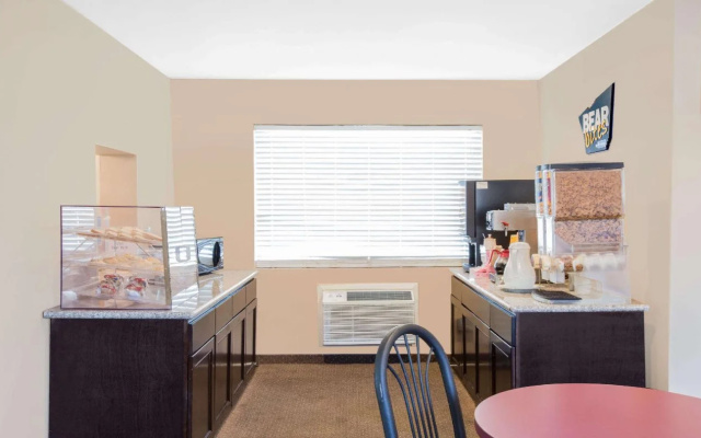 photo 5 of Travelodge by Wyndham Lafayette