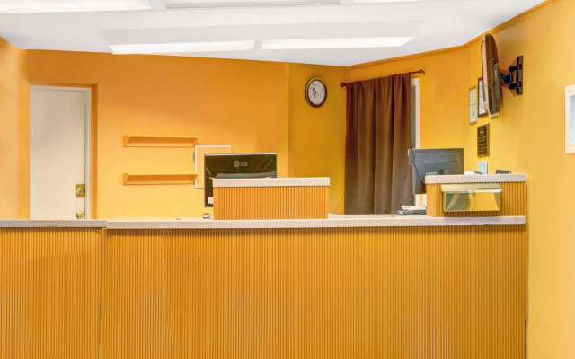 photo 2 of Travelsuites Inn