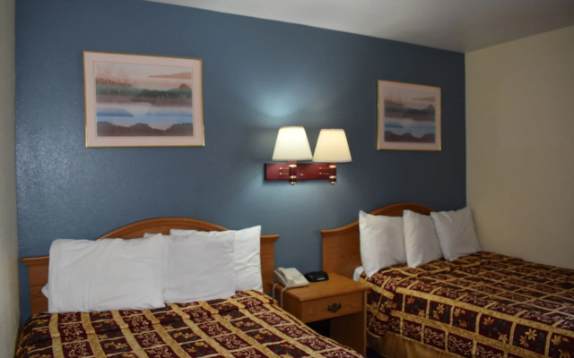 photo 5 of Travelers Inn Medford