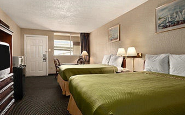 photo 3 of Travelodge by Wyndham New Orleans West Harvey Hotel