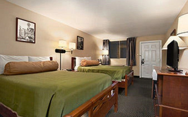 photo 4 of Travelodge by Wyndham New Orleans West Harvey Hotel