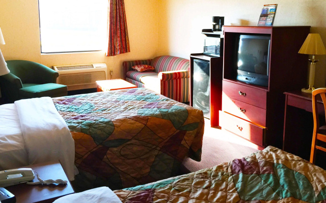 photo 3 of Clinton Manor Hotel Union By Magnuson Worldwide