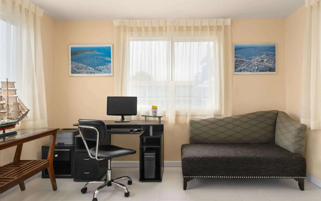 photo 5 of Days Inn by Wyndham Middletown/Newport Area