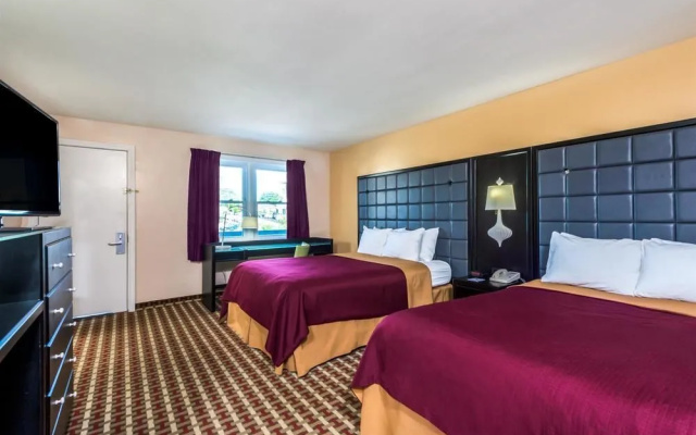 photo 2 of Days Inn By Wyndham Middletown Newport Area
