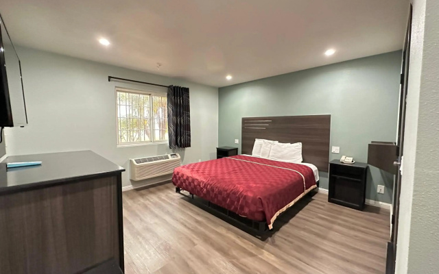 photo 4 of Express Inn & Suites