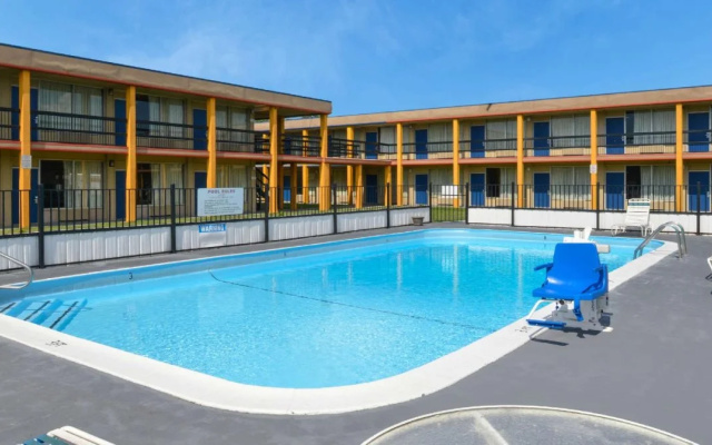 photo 4 of Springwood Hotel