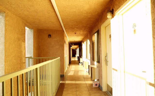 photo 2 of Travelodge Pasadena Central