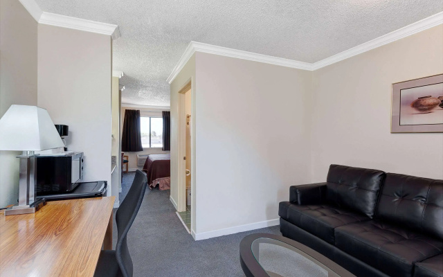 photo 2 of Travelodge by Wyndham Pasadena Central