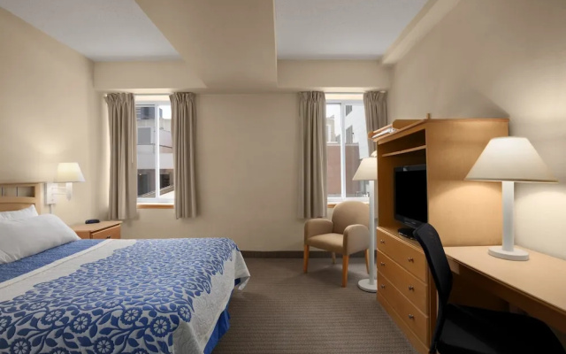 photo 3 of Travelodge Philadelphia Convention Center