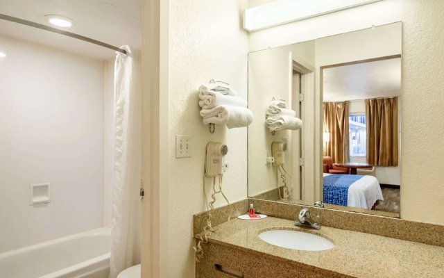 photo 5 of Travelodge Phoenix North (ex.DAYS INN PHOENIX METROCENTER)