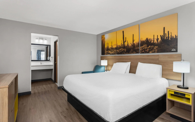 photo 5 of Days Inn by Wyndham Phoenix West