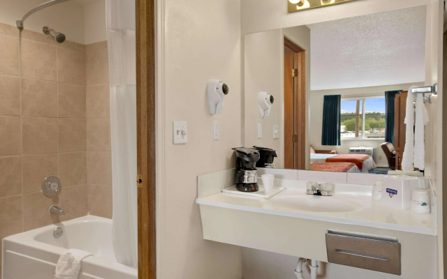 photo 5 of Travelodge Port of Tacoma WA