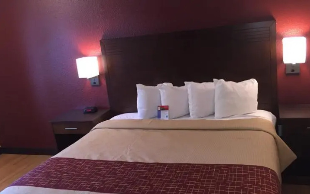 photo 5 of Travelodge Portland Airport