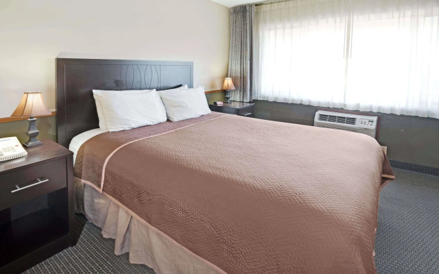 photo 3 of Travelodge by Wyndham Portland City Center