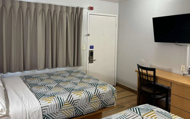 photo 5 of Motel 6 Riviera Beach, FL