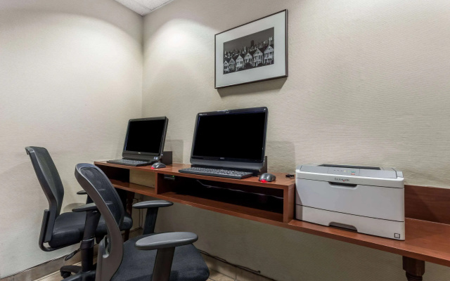 photo 5 of Travelodge by Wyndham San Francisco Airport North