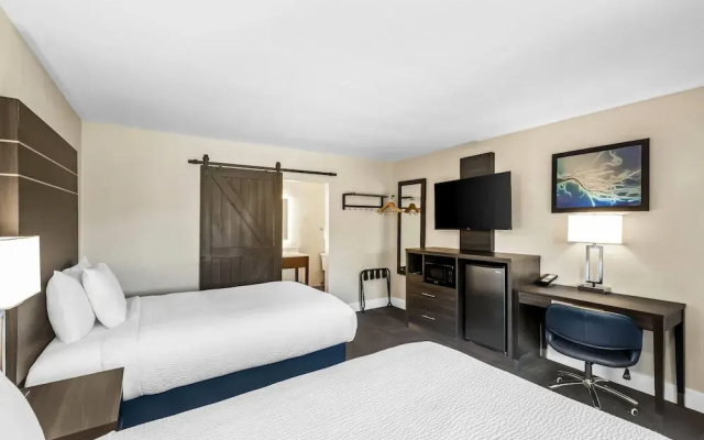 photo 2 of Travelodge Santa Rosa Wine Country
