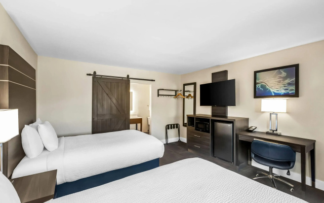 photo 2 of Travelodge by Wyndham Santa Rosa Wine Country