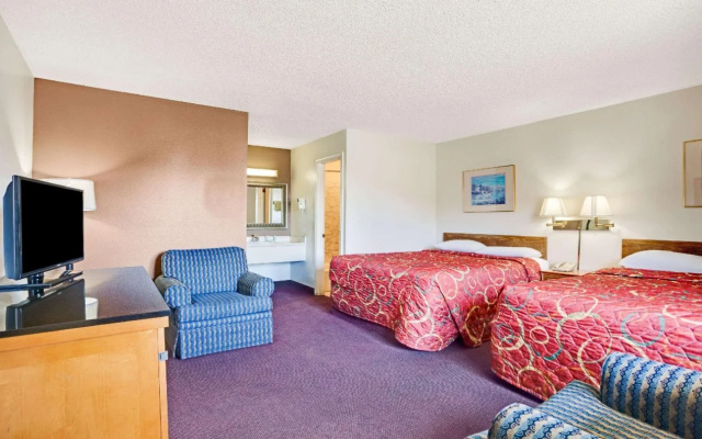 photo 4 of Travelodge by Wyndham Sea-Tac Airport North