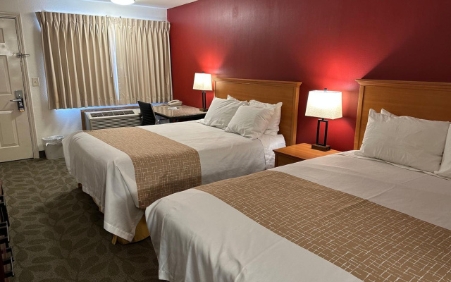 photo 2 of Econo Lodge Edmonds North Seattle