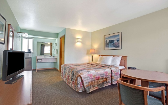 photo 2 of Travelodge by Wyndham Seattle North of Downtown