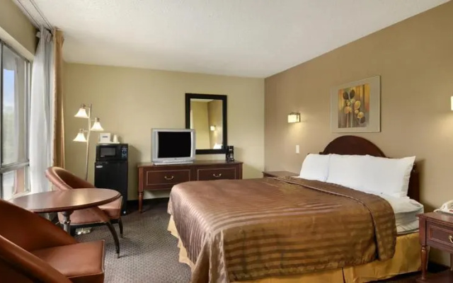 photo 3 of Travelodge Seattle University