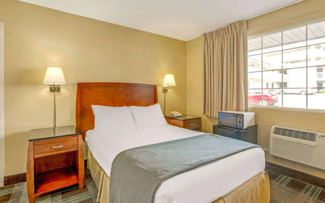 photo 3 of Travelodge by Wyndham Silver Spring