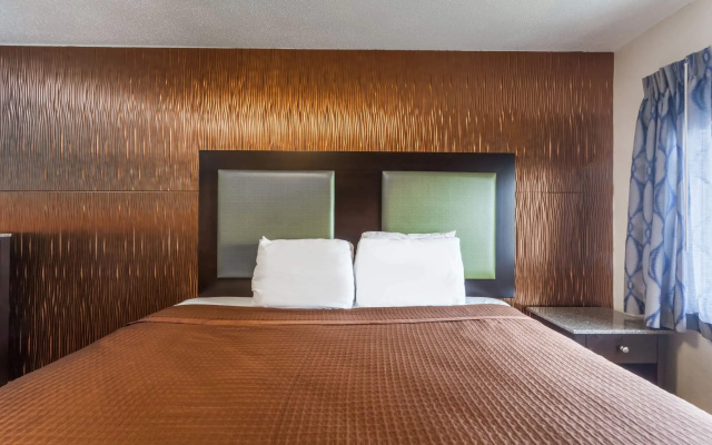 photo 3 of Travelodge by Wyndham South Hackensack