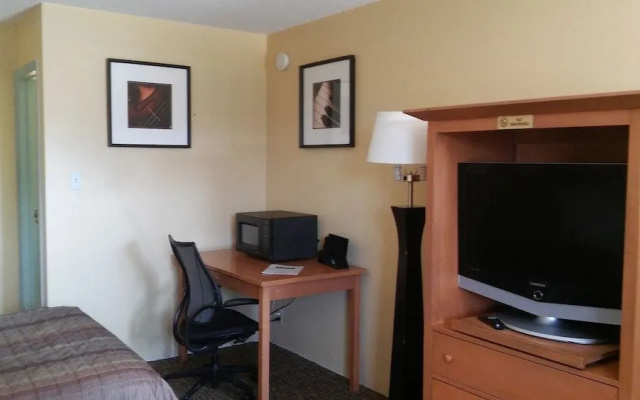 photo 2 of Budget Inn