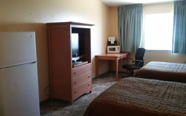 photo 3 of Budget Inn
