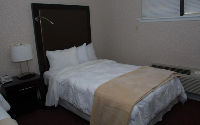 photo 3 of Atlantic Inn & Suites