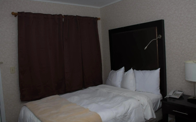 photo 4 of Atlantic Inn & Suites
