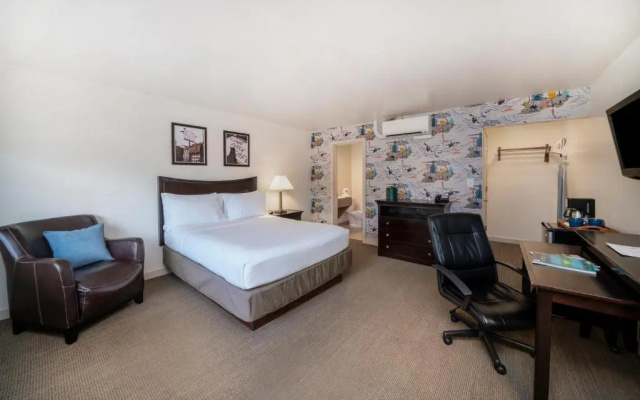 photo 2 of Travelodge West Seattle