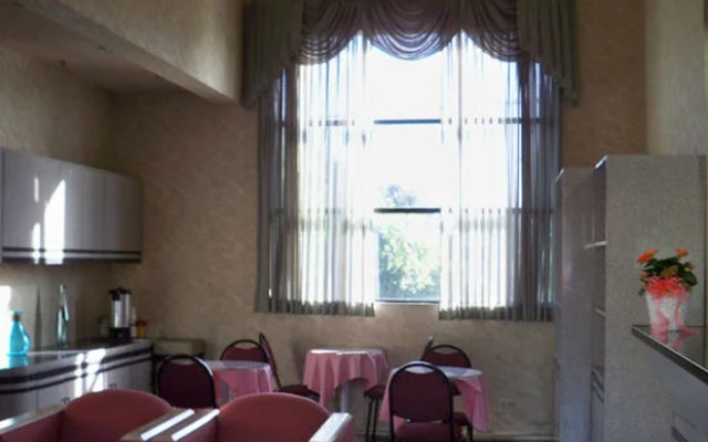 photo 2 of Travelodge By Wyndham Whittier