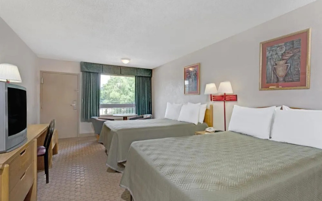 photo 4 of Travelodge Williamsburg Colonial Area